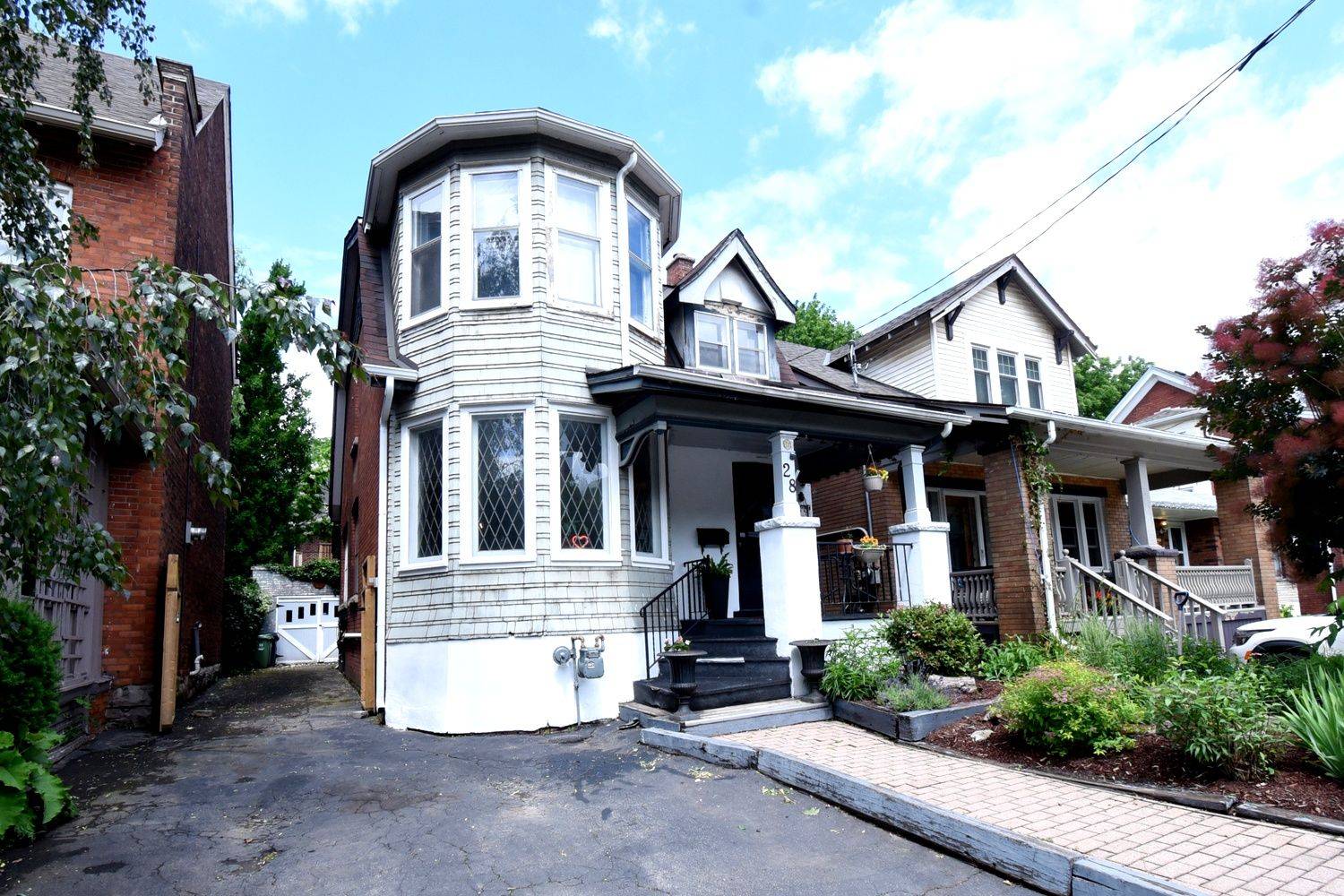 28 St Clair AVE, Hamilton, ON L8M 2N3
