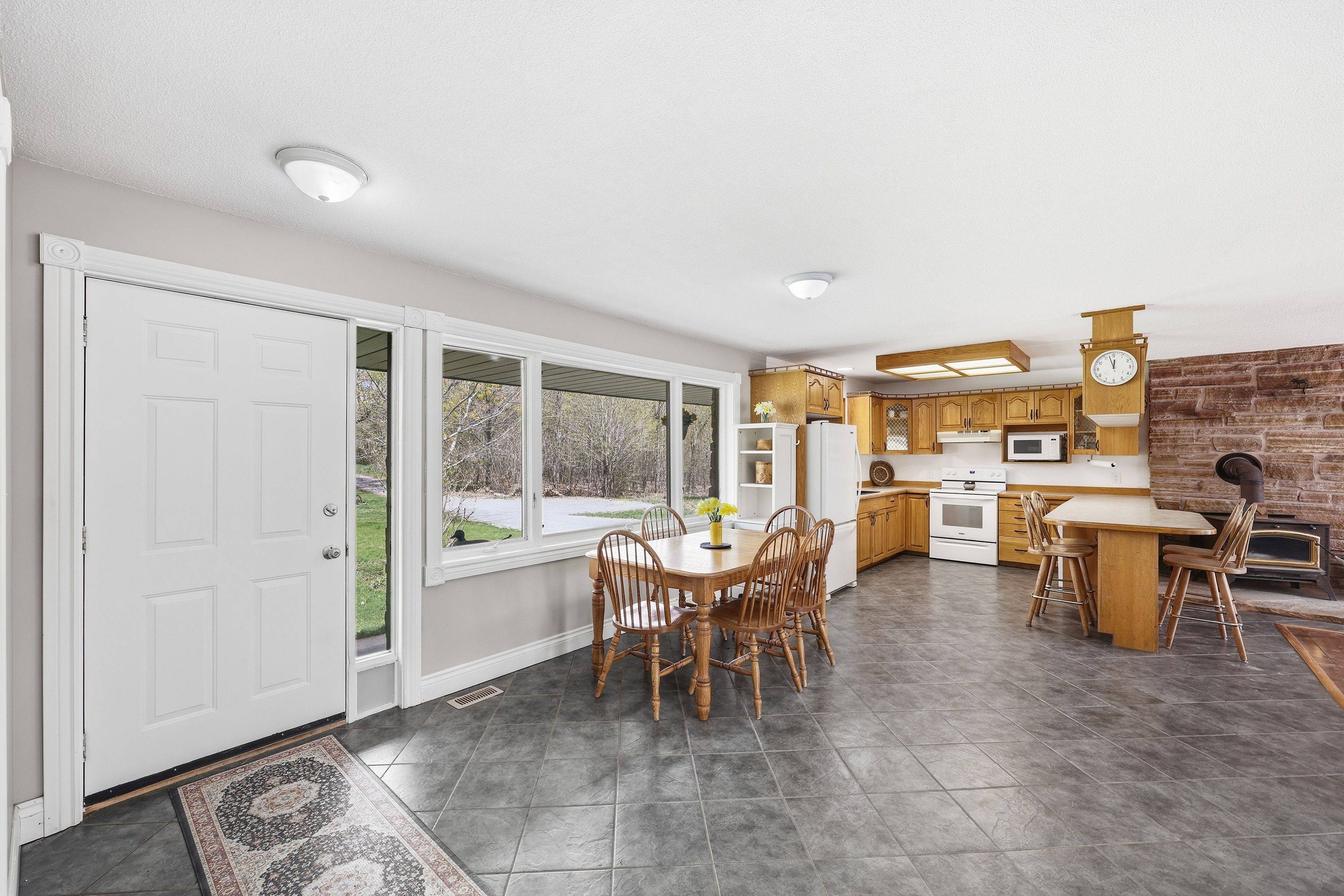 4834 Battersea RD, Frontenac, ON K0H 1H0