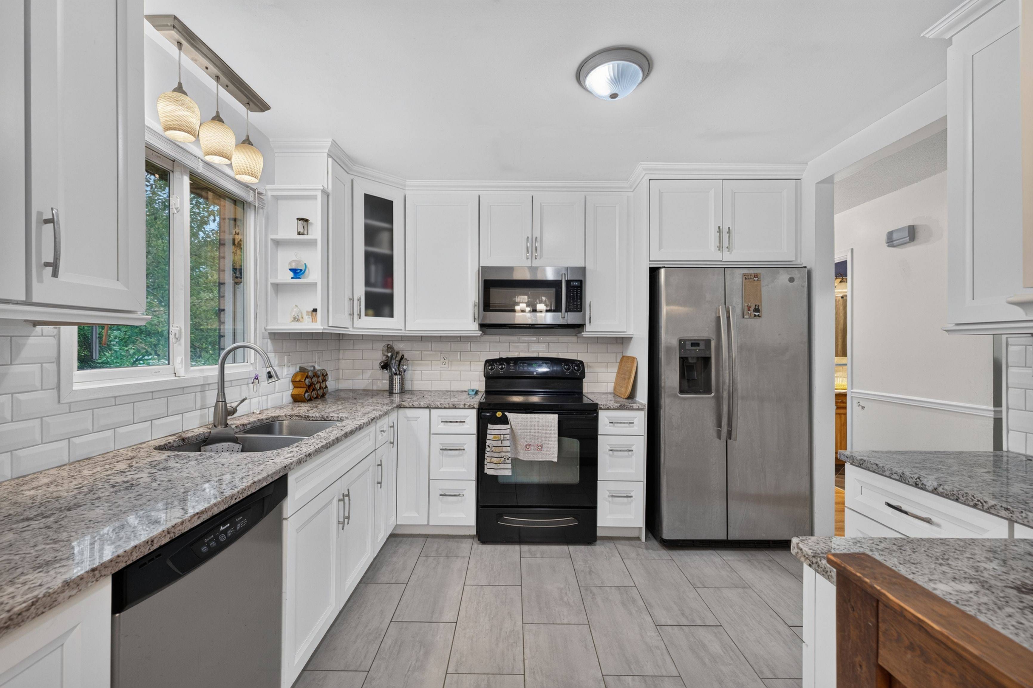 213 Fourth ST, West Elgin, ON N0L 2C0