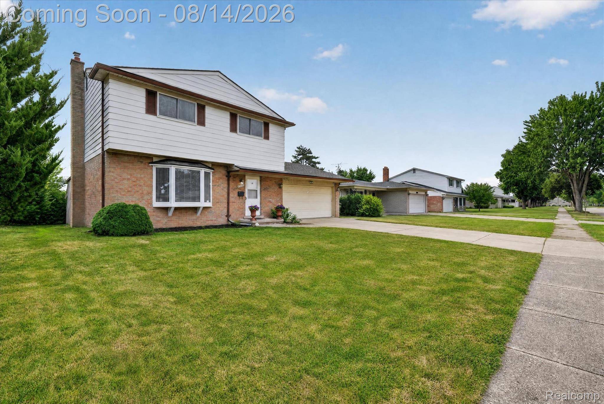 33124 Breckenridge DR, Sterling Heights, MI 48310
