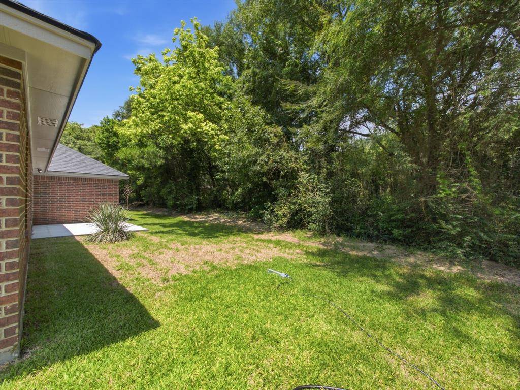105 E Foggle Street, Athens, TX 75751