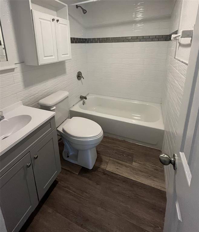 208 E First Street, Quinlan, TX 75474
