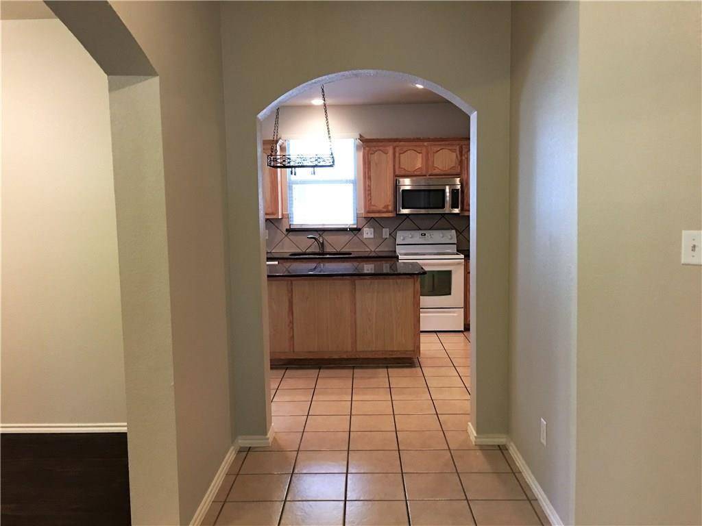 8004 Ranchvale Lane, Arlington, TX 76002