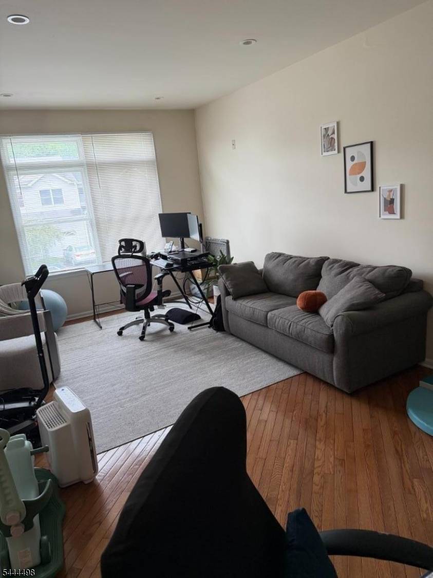 101 Summerhill Dr, Parsippany-troy Hills Twp., NJ 07950