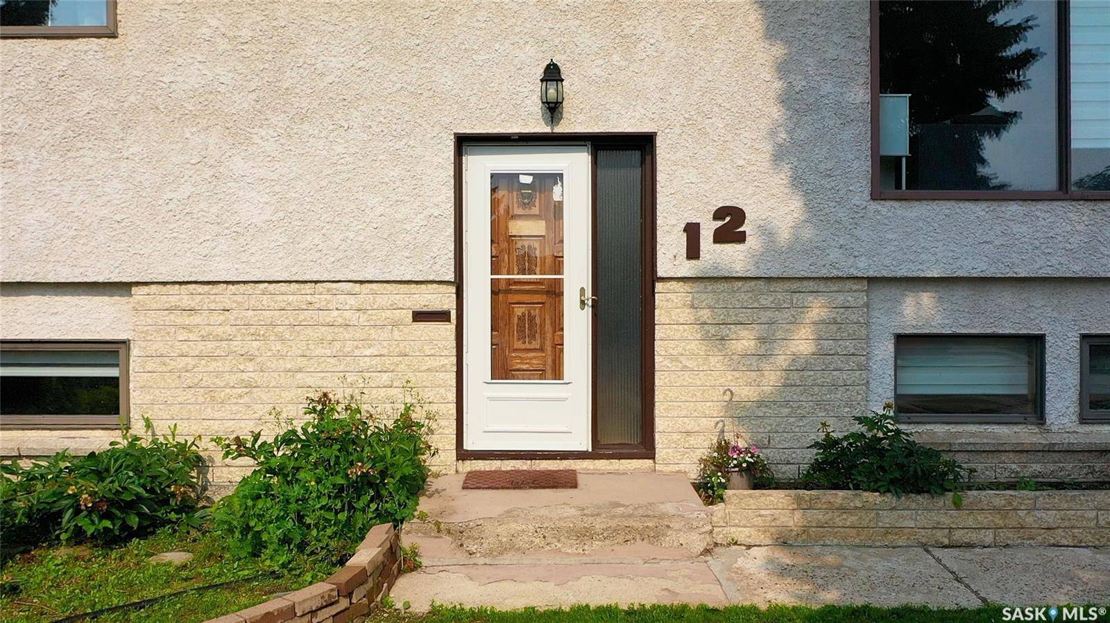 12 Redfield BAY, Yorkton, SK S3N 2P5