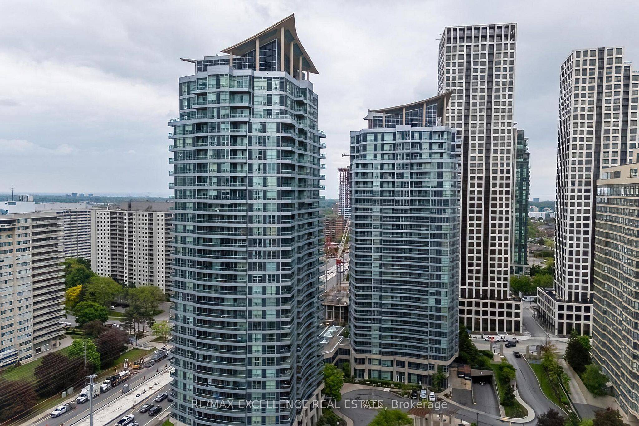 33 Elm DR #2102, Mississauga, ON L5B 4L2