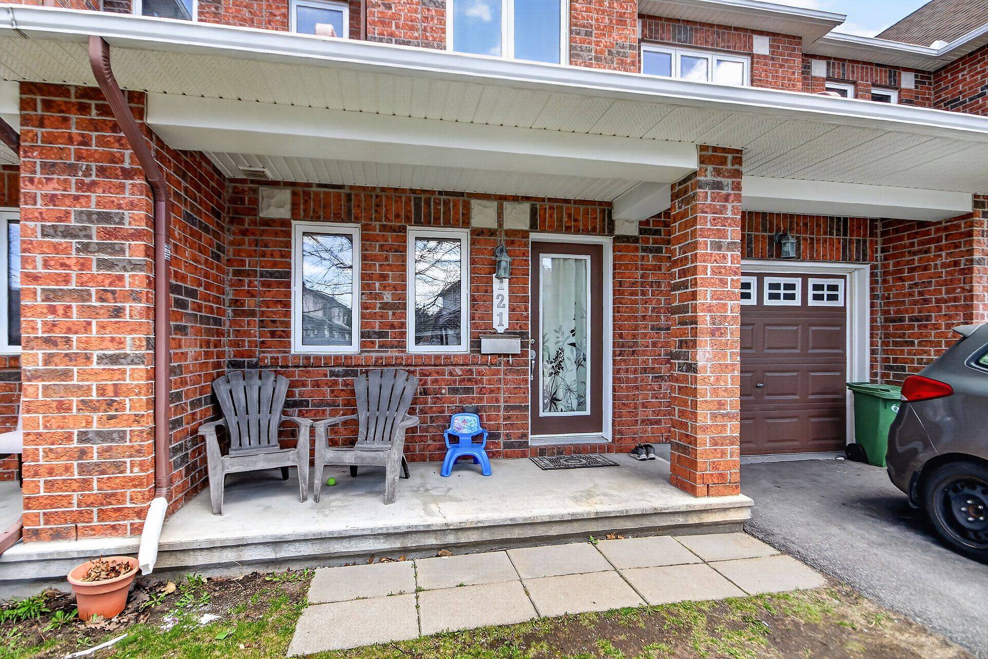 121 Dunforest TER, Barrhaven, ON K2J 3V1