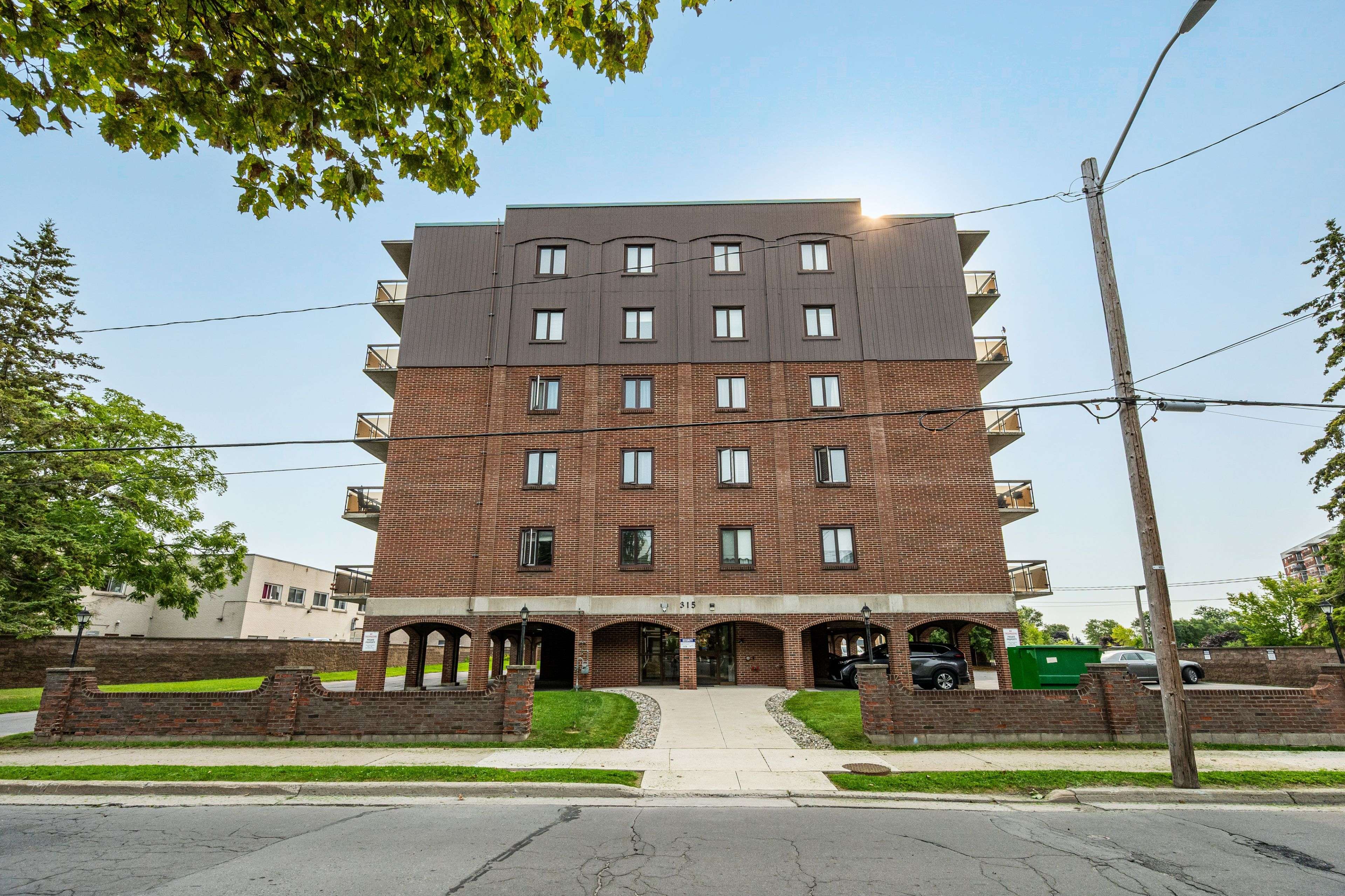 315 Regent ST #201, Kingston, ON K7L 4K7