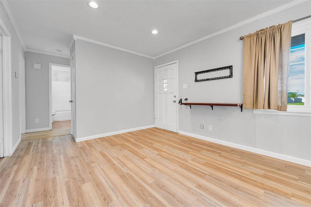 130 Wright Drive, Blossom, TX 75416