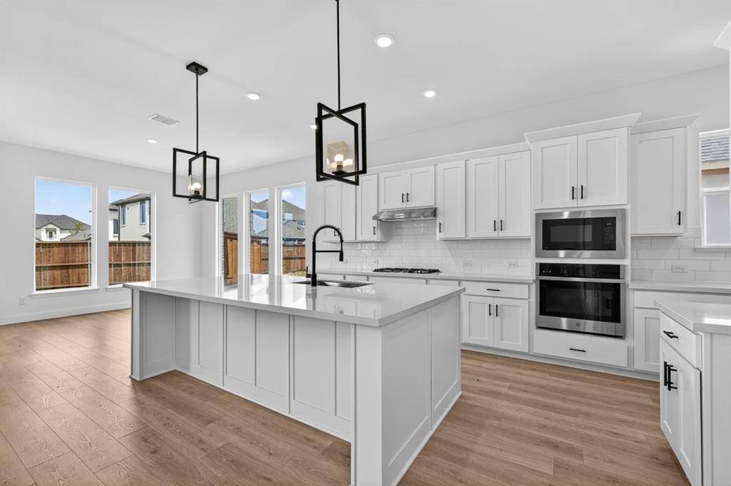 546 Chatham Street, Oak Point, TX 75068