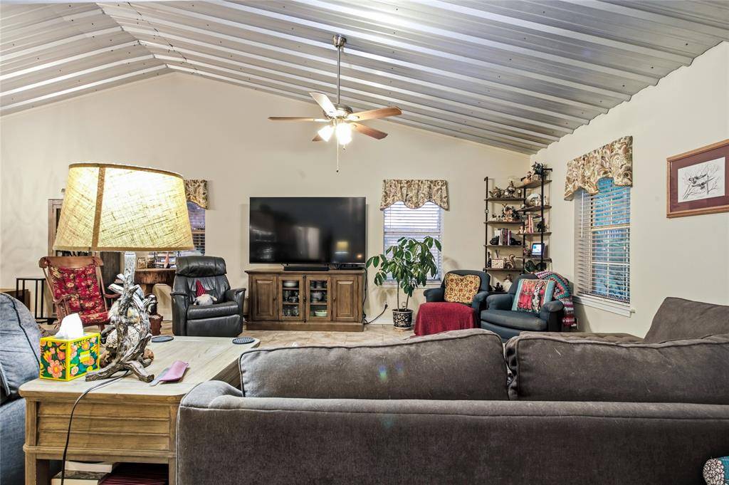 1411 Raintree Lakes Circle, Big Sandy, TX 75755