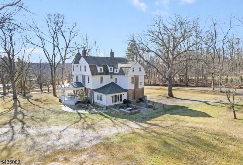 211 Mountainside Rd, Mendham Twp., NJ 07945