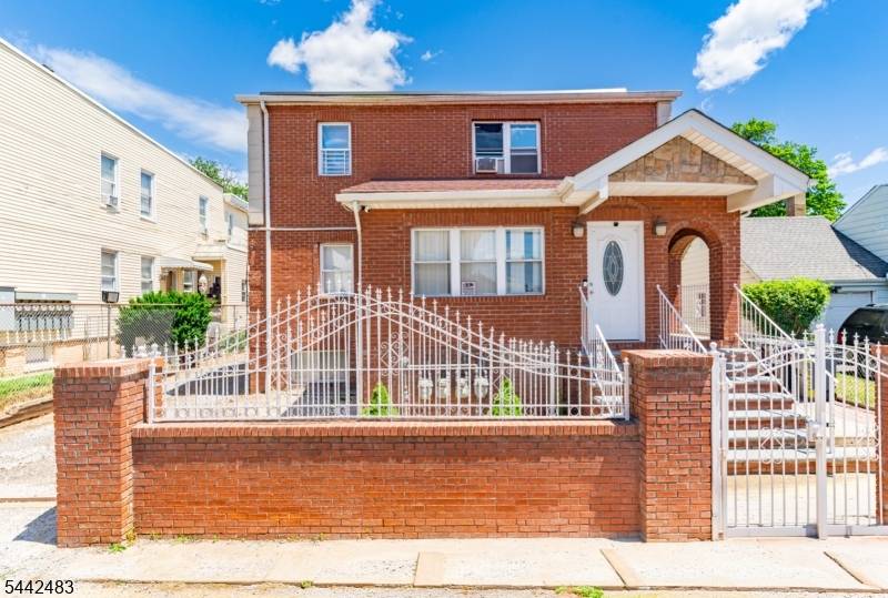 829-831 Allen St, Elizabeth City, NJ 07202