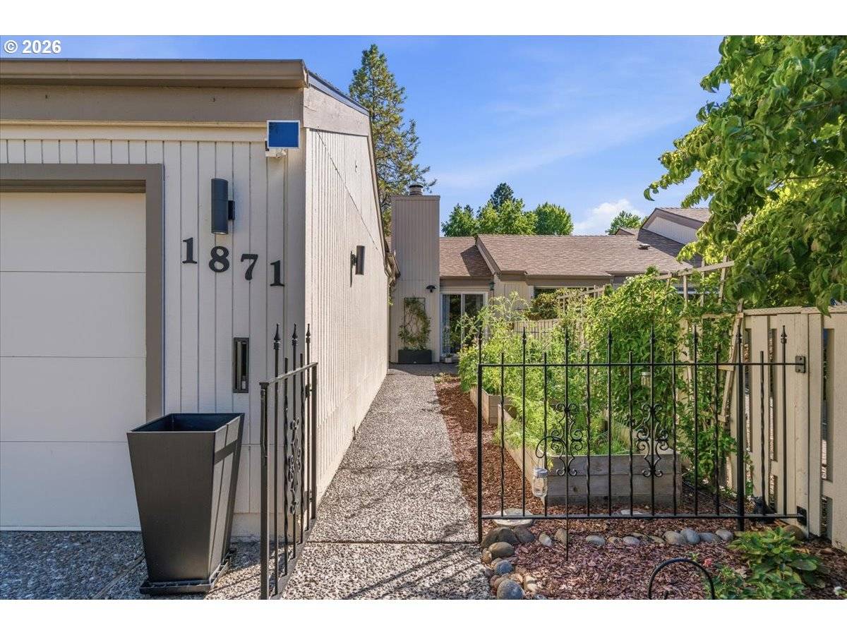 1871 SE LEXINGTON CIR, Salem, OR 97301