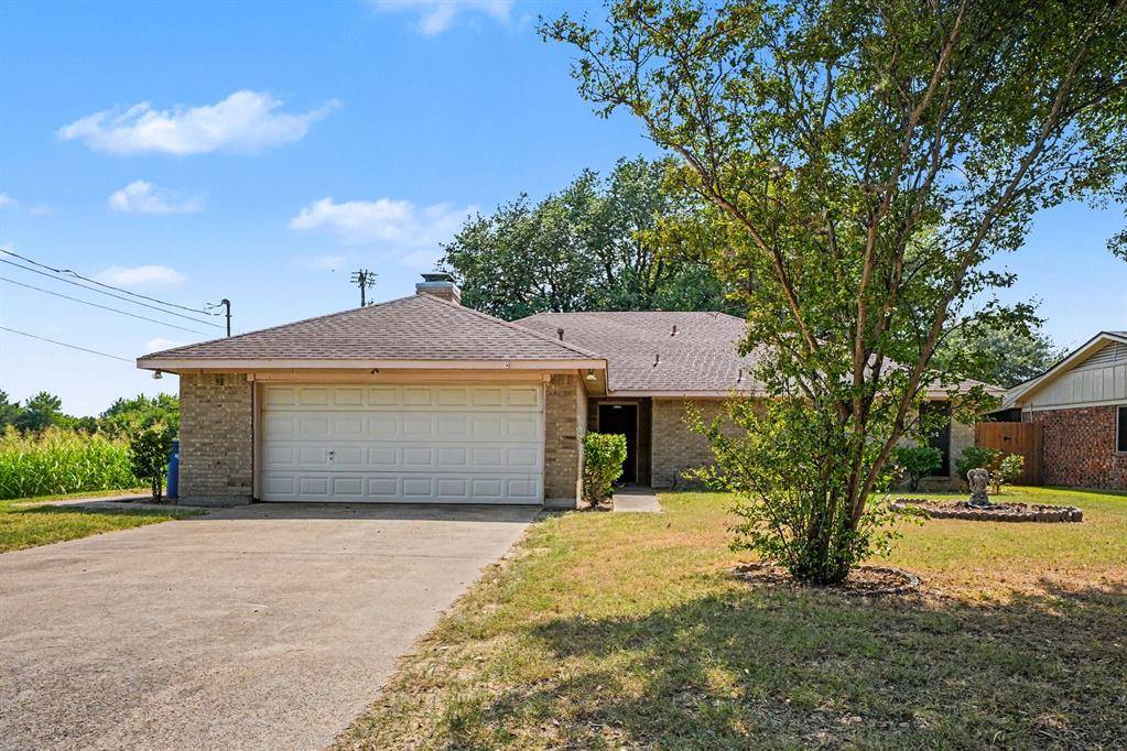 407 Lumpkin Drive, Ennis, TX 75119