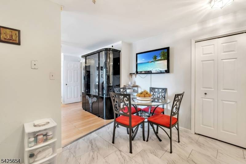 535-541 Bayway Ave #2B, Elizabeth City, NJ 07202