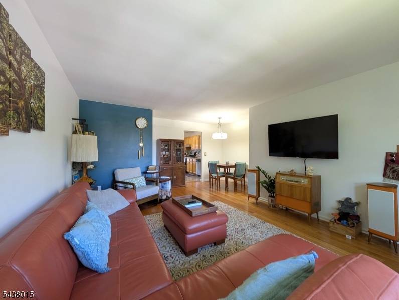 9 West Ct #2B, Westfield Town, NJ 07090