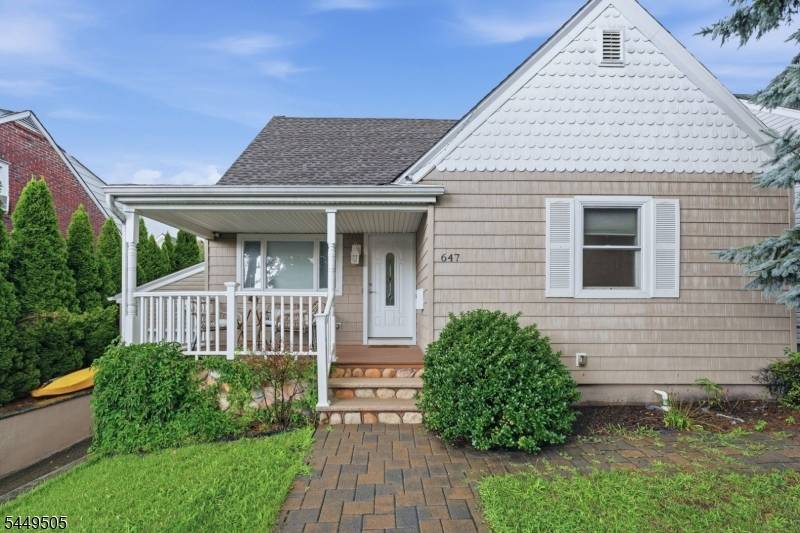 647-649 Devon St, Kearny Town, NJ 07032