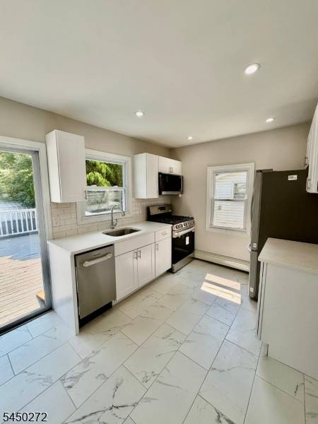 99 Madison St, Newton Town, NJ 07860