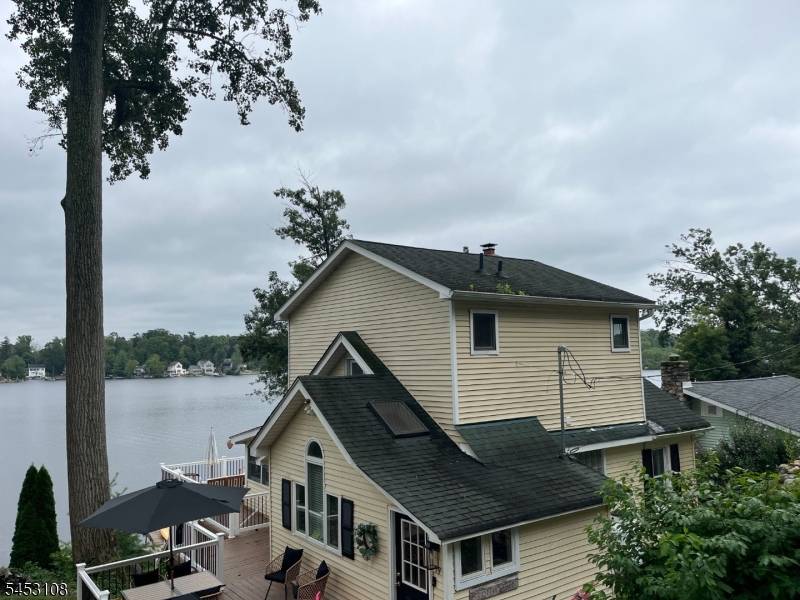 19 Meteor Trl, Byram Twp., NJ 07821