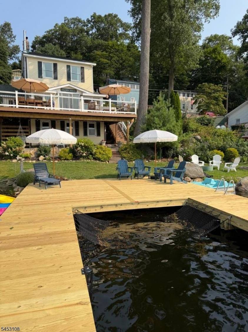 19 Meteor Trl, Byram Twp., NJ 07821