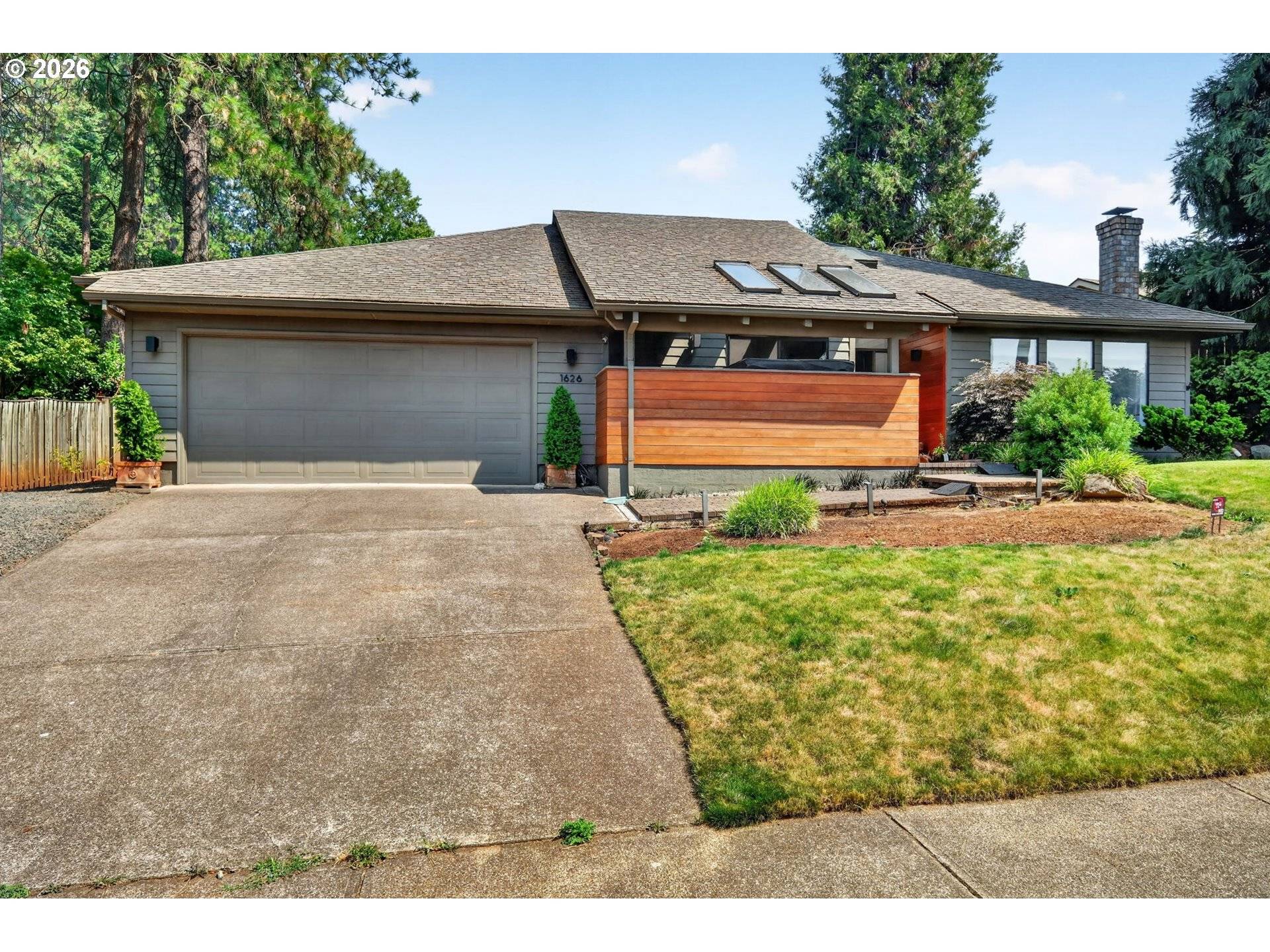 1626 CINNAMON HILL DR, Salem, OR 97306