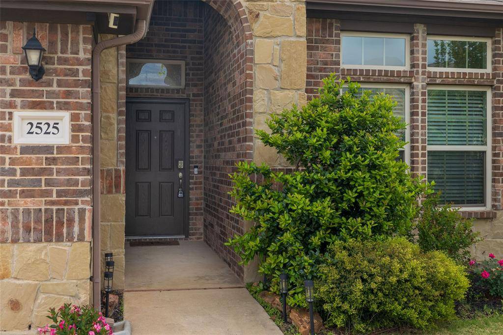 2525 Silver Fox Trail, Weatherford, TX 76087