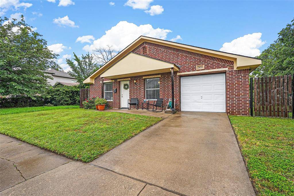 2833 Gordon Avenue, Fort Worth, TX 76110