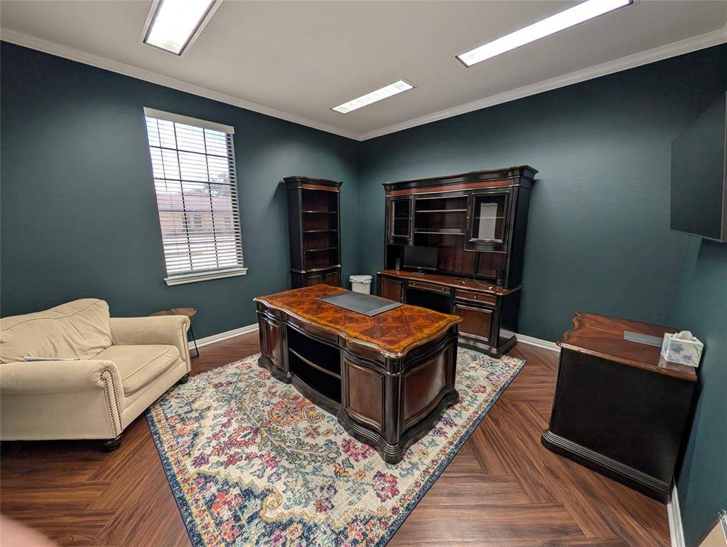 3640 W Waco Drive, Waco, TX 76710