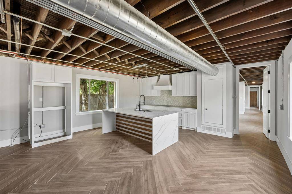 1200 E Maddox Avenue, Fort Worth, TX 76104
