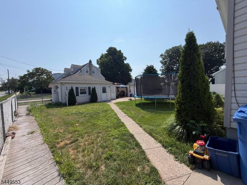 98 Liberty St, Woodbridge Twp., NJ 07095