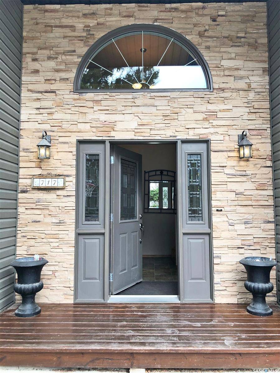 717 3rd AVENUE W, Meadow Lake, SK S9X 1A5