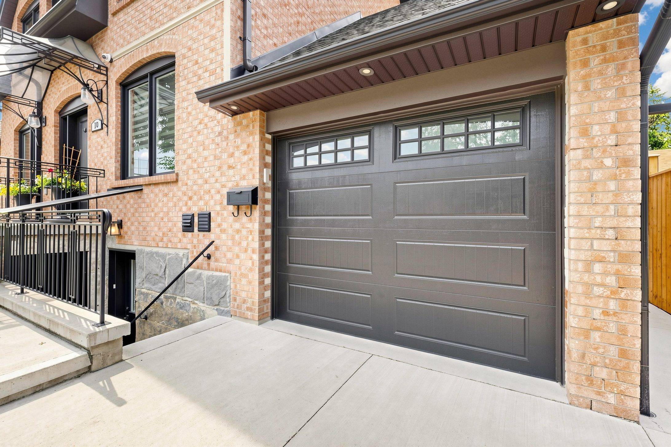 10 Warbeck PL #Upper, Toronto W09, ON M9R 3C3