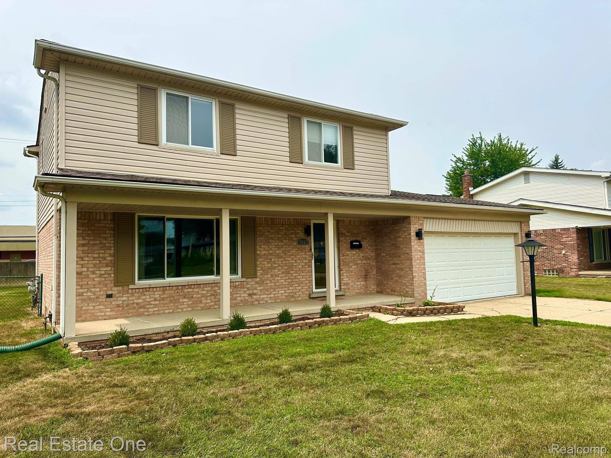 5063 Abington DR, Troy, MI 48085