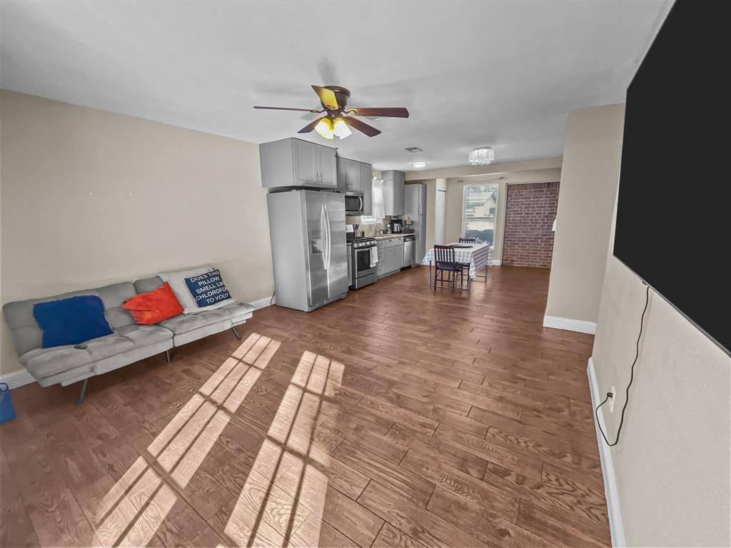 924 Meadow Mead Drive, Allen, TX 75002
