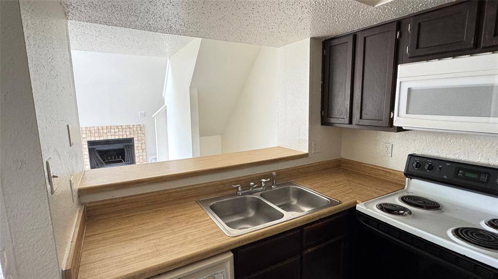 9833 Walnut Street #201, Dallas, TX 75243