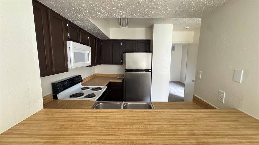 9833 Walnut Street #201, Dallas, TX 75243