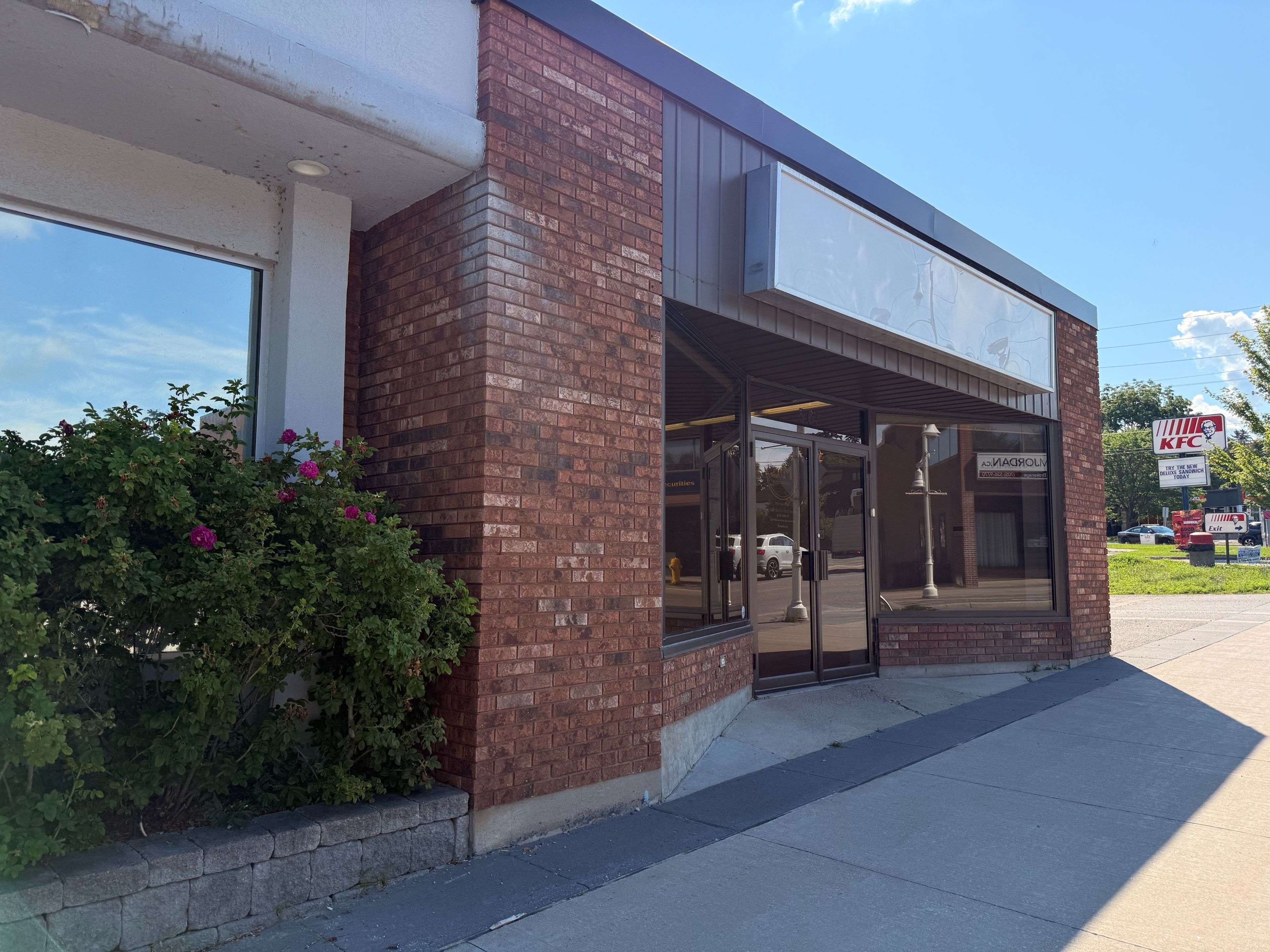 365 King ST, Midland, ON L4R 3M7