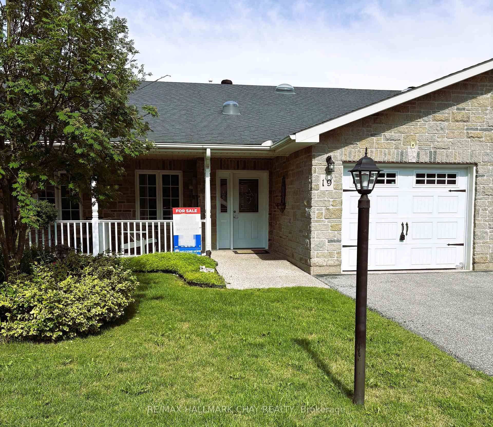 19 Greenway DR, Wasaga Beach, ON L9Z 0E6