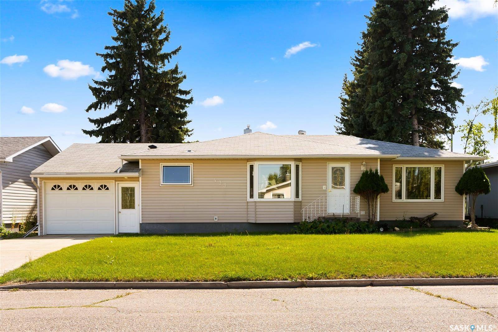 433 9th AVENUE W, Melville, SK S0A 2P0