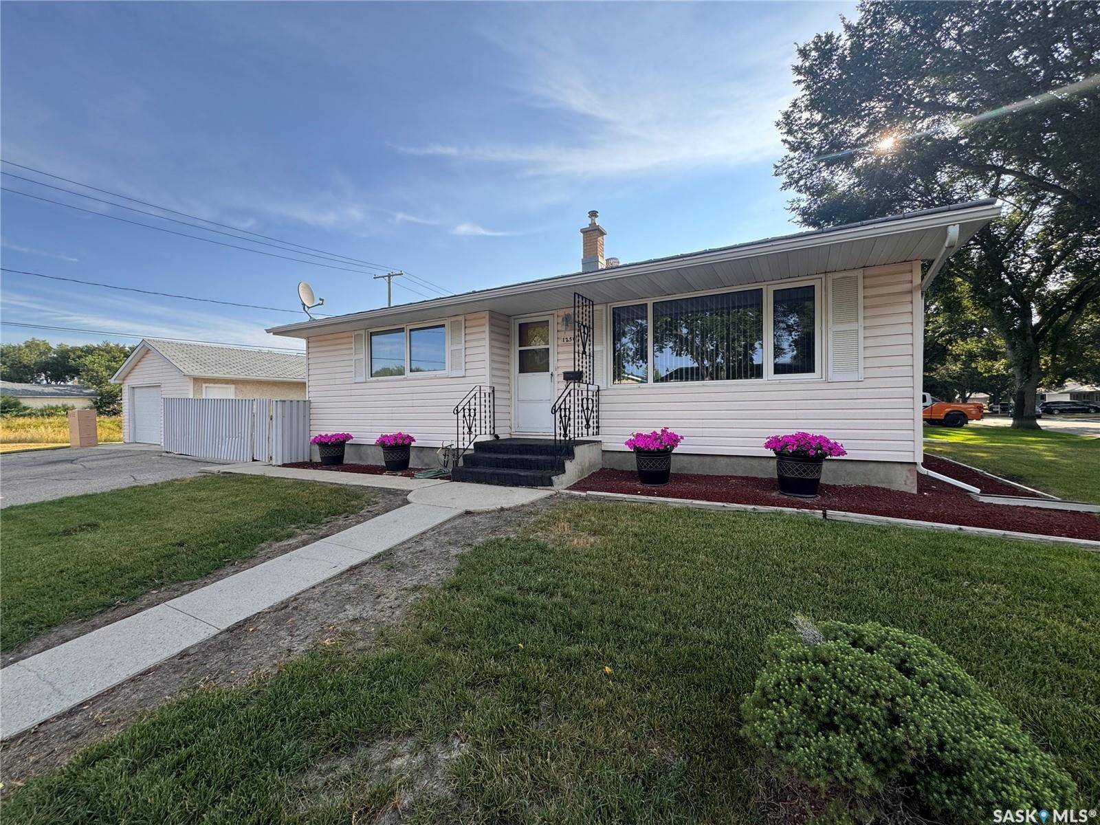 125 Garnet STREET N, Regina, SK S4R 3S7