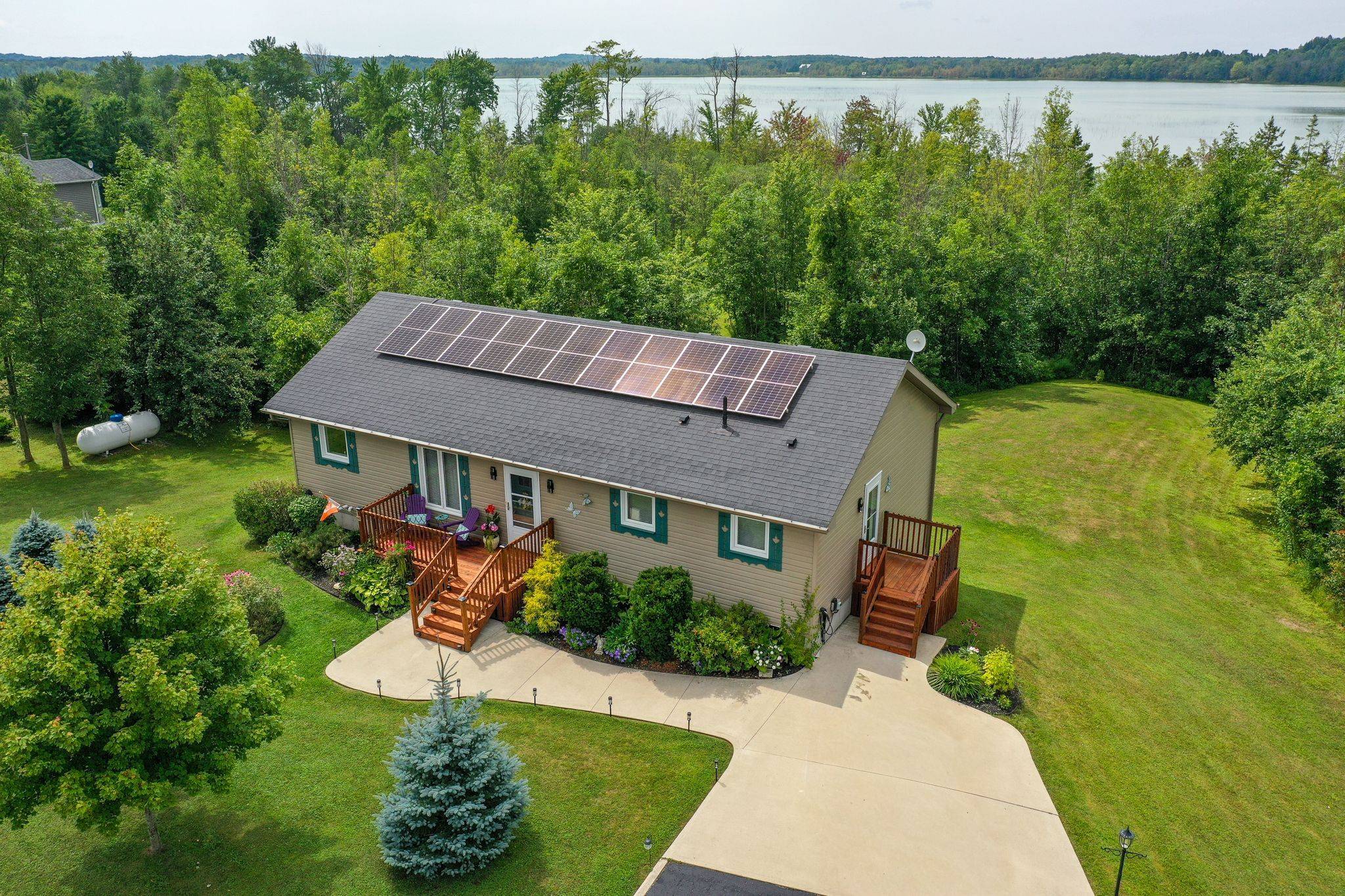 126 Almur DR, Georgian Bluffs, ON N0H 2T0
