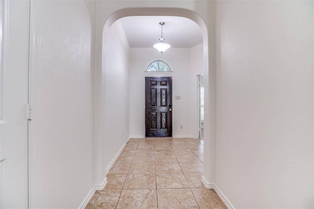 2936 Maple Creek Drive, Fort Worth, TX 76177