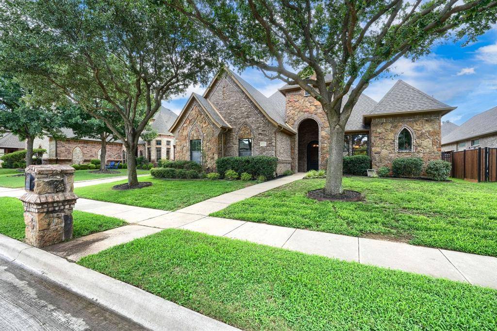 8009 Canyon Oak Drive, North Richland Hills, TX 76182