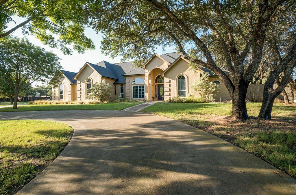 182 Lakeview Drive, Aledo, TX 76008