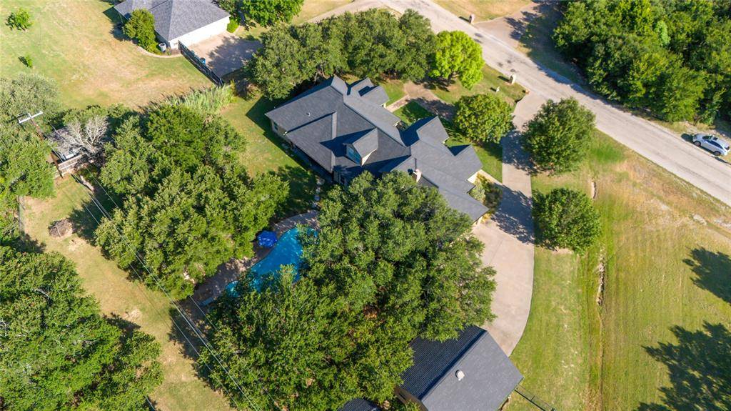 182 Lakeview Drive, Aledo, TX 76008