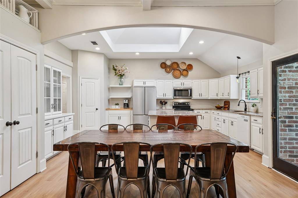 915 Skyline Drive, Argyle, TX 76226