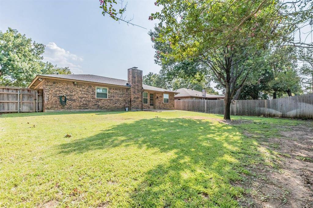 2013 Memphis Drive, Bedford, TX 76022
