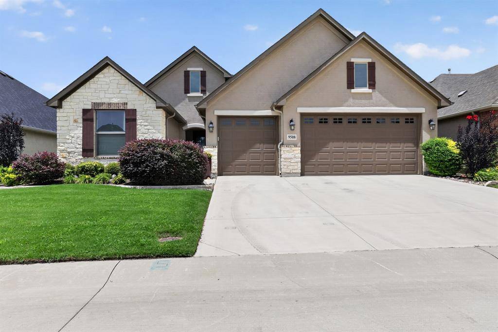9508 Banded Iron Lane, Denton, TX 76207