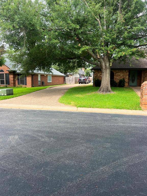 610 Pecos Street, Chandler, TX 75758